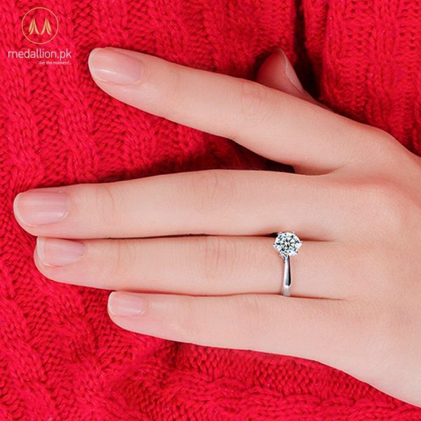 925 Sterling Silver Classic Style Ring.-390