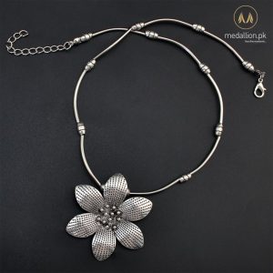 Vintage Thailand Silver Plated Flower Shape Necklace -680
