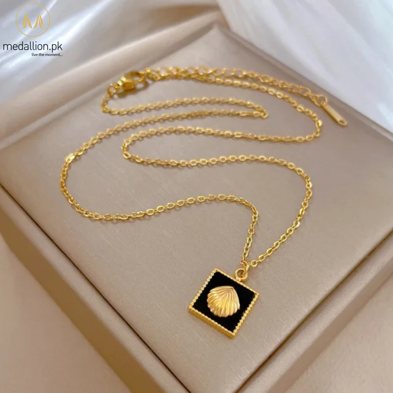 Stainless Steel Gold Plated Shell Design Necklace