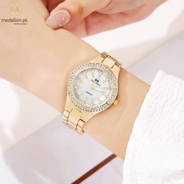 Quartz Movement Golden Steel Strap Watch
