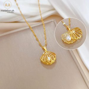 Stainless Steel Gold Plated Sea Shell Pearl Necklace