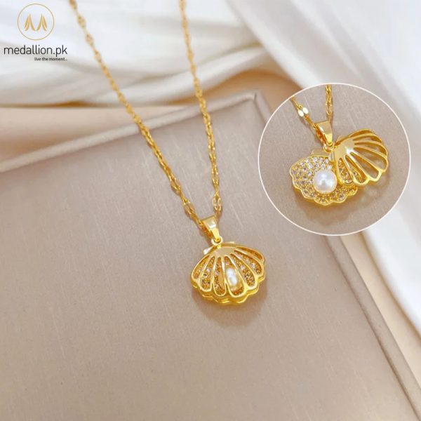 Stainless Steel Gold Plated Sea Shell Pearl Necklace