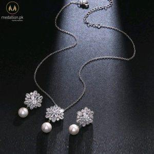 Luxury Platinum Plated Flower Shape AAA+ Cubic Zirconia Jewelry Set