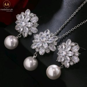 Luxury Platinum Plated Flower Shape AAA+ Cubic Zirconia Jewelry Set